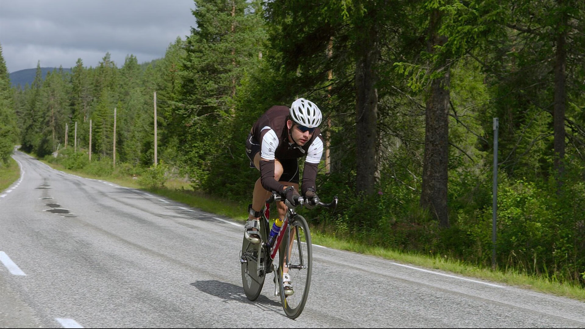 F1品牌联名：潮流与赛车的完美结合，f1都有哪些品牌的车队