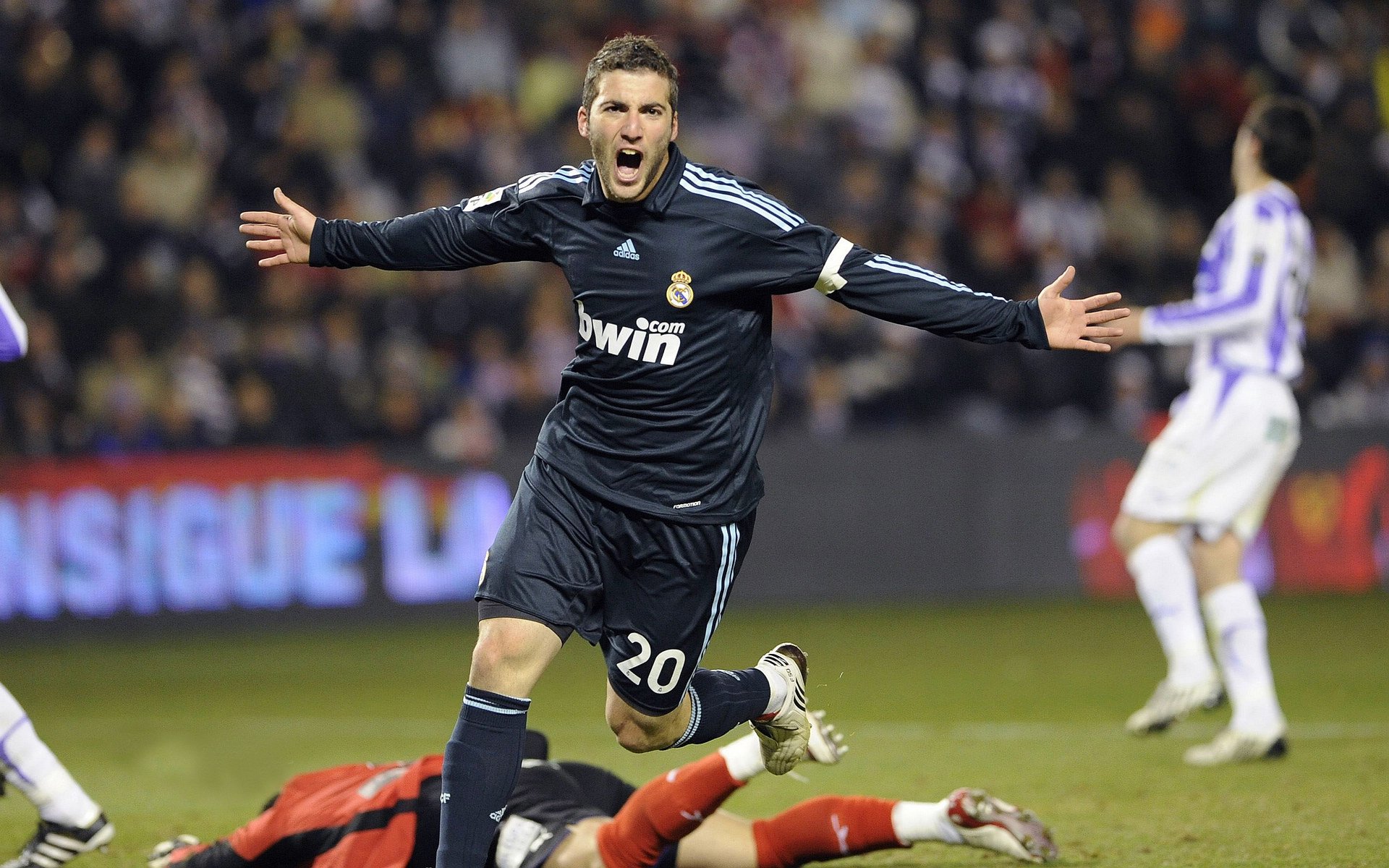 《镜报》：荷兰女足在预选赛中与法国队激战，法国女足世界杯荷兰女足