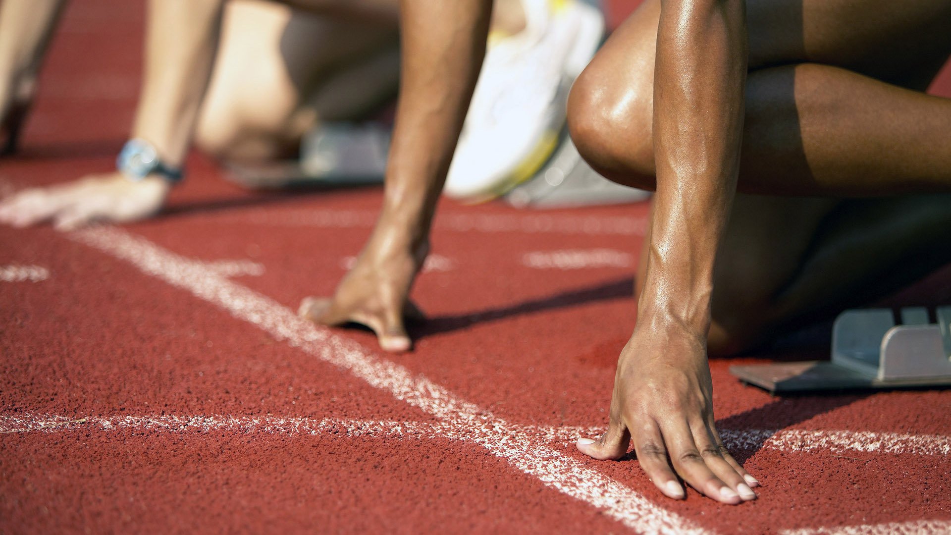 比赛中发生裁判失误争议，广播现场热议，裁判比赛中遇到bug怎么处理